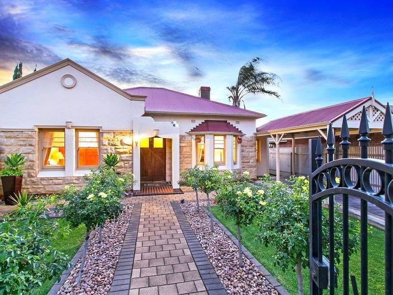 8 Williams Avenue, Plympton - Thumbnail 2
