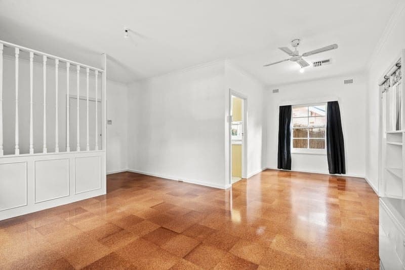 94 Price Avenue, Clapham - Thumbnail 2