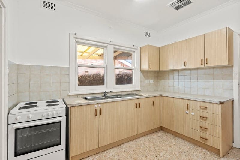 94 Price Avenue, Clapham - Thumbnail 4