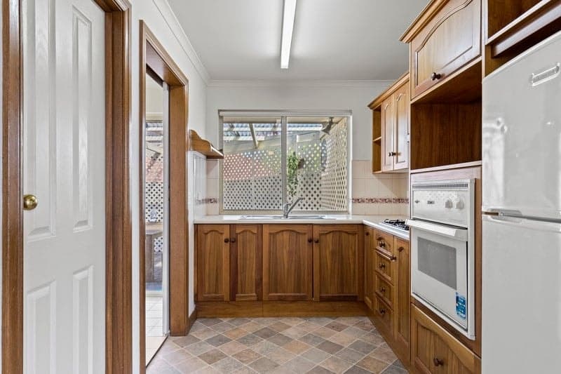 1/4 Gilbertson Road, Seacliff Park - Thumbnail 2