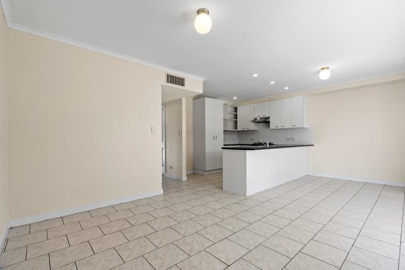 11A Wheaton Road, Plympton - Thumbnail 4