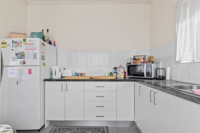 1/37 Grosvenor Street, Glandore - Thumbnail 2