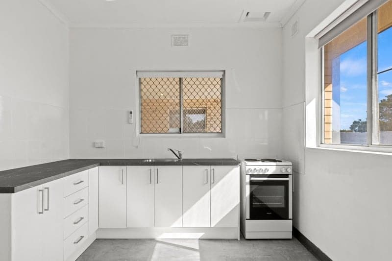 3/37 Grosvenor Street, Glandore - Thumbnail 4