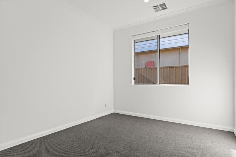 489A Cross Road, South Plympton - Thumbnail 6
