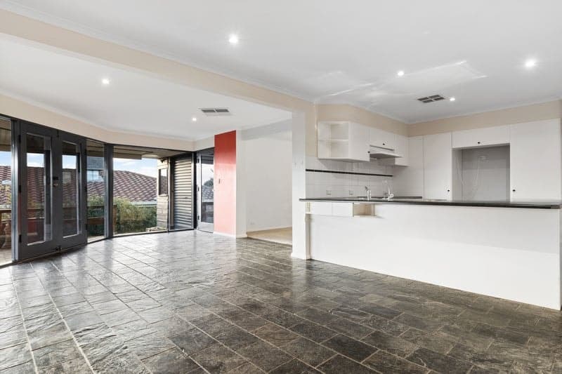 23 Slade Crescent, Hallett Cove - Thumbnail 2