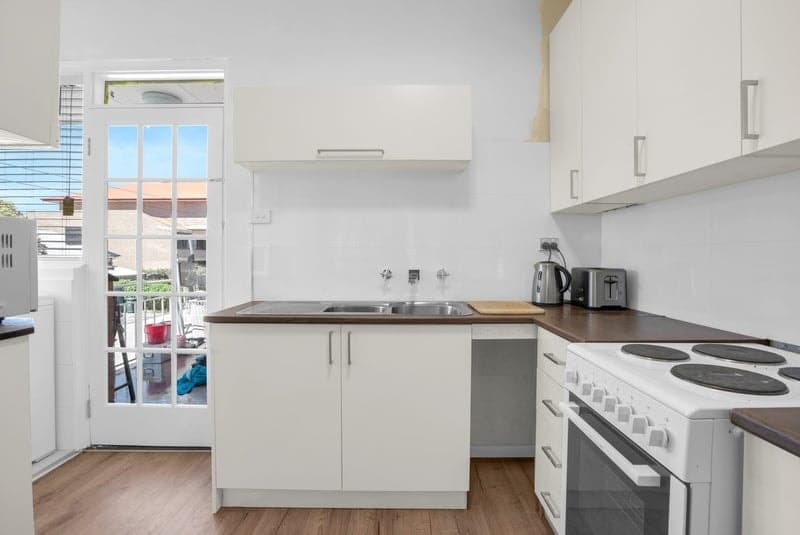 8/6 Byron Street, Glenelg - Thumbnail 3