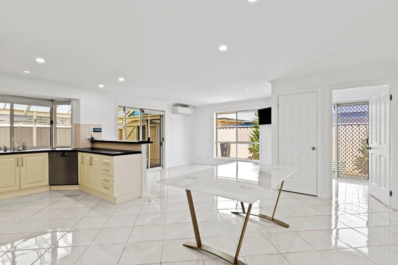 Waller Court, Largs North - Thumbnail 3