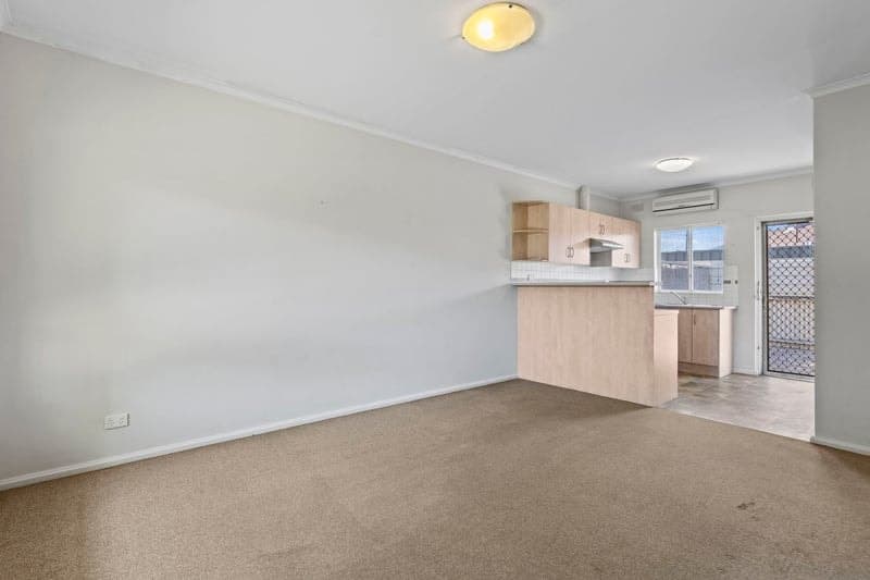18/2 Bach Crescent, Seaton - Thumbnail 2