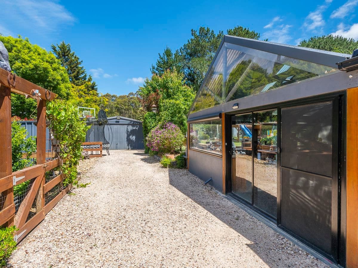 10 Hotham Avenue, Mount Macedon, Mount Macedon - Thumbnail 5