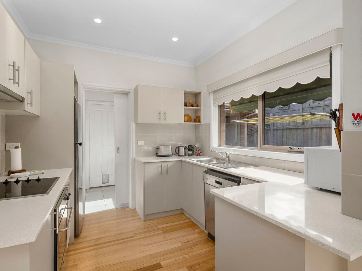 unit 2 / 15-17 Rodney Street, Gisborne, Gisborne - Thumbnail 2
