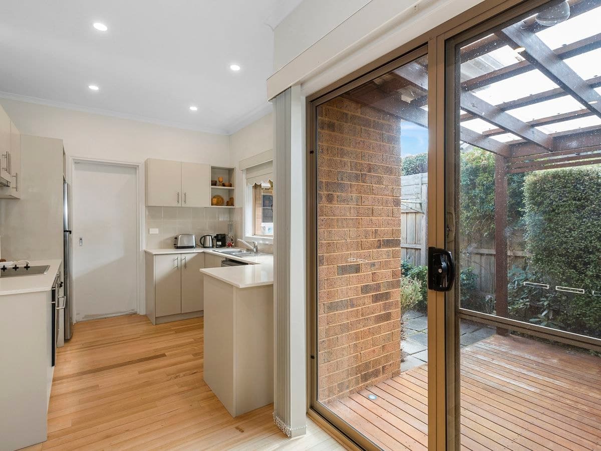 unit 2 / 15-17 Rodney Street, Gisborne, Gisborne - Thumbnail 3