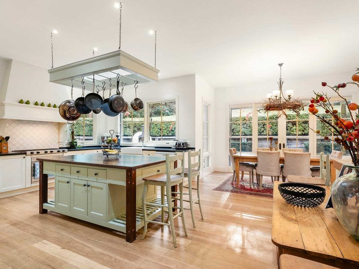 26 Douglas Road, Mount Macedon, Mount Macedon - Thumbnail 2
