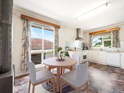 12 Hillcrest Avenue, Mount Gambier, Mount Gambier - Thumbnail 2
