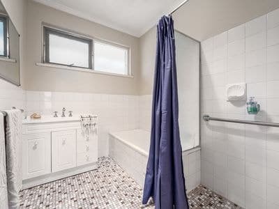 12 Hillcrest Avenue, Mount Gambier, Mount Gambier - Thumbnail 8