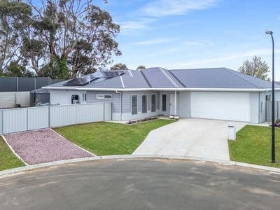 17 Norwich Place, Mount Gambier, Mount Gambier - Image 1