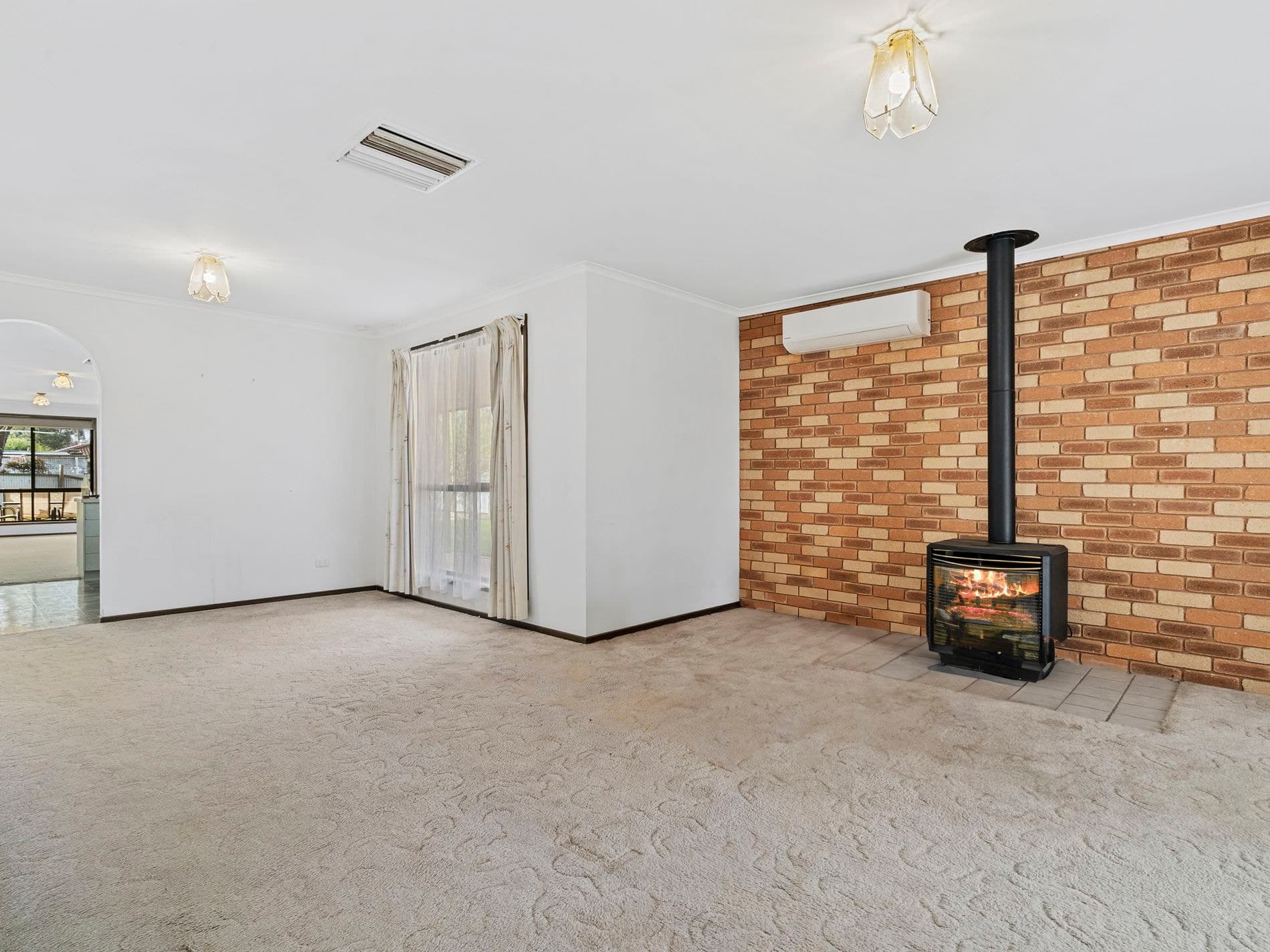 18 Burke Street, Finley, Finley - Thumbnail 5
