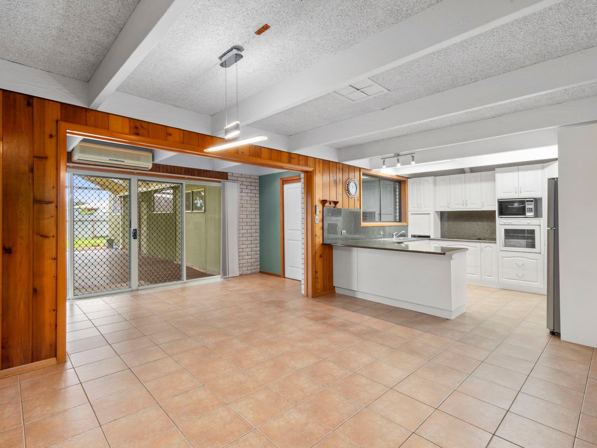 10 Bridget Street, Finley, Finley - Thumbnail 2
