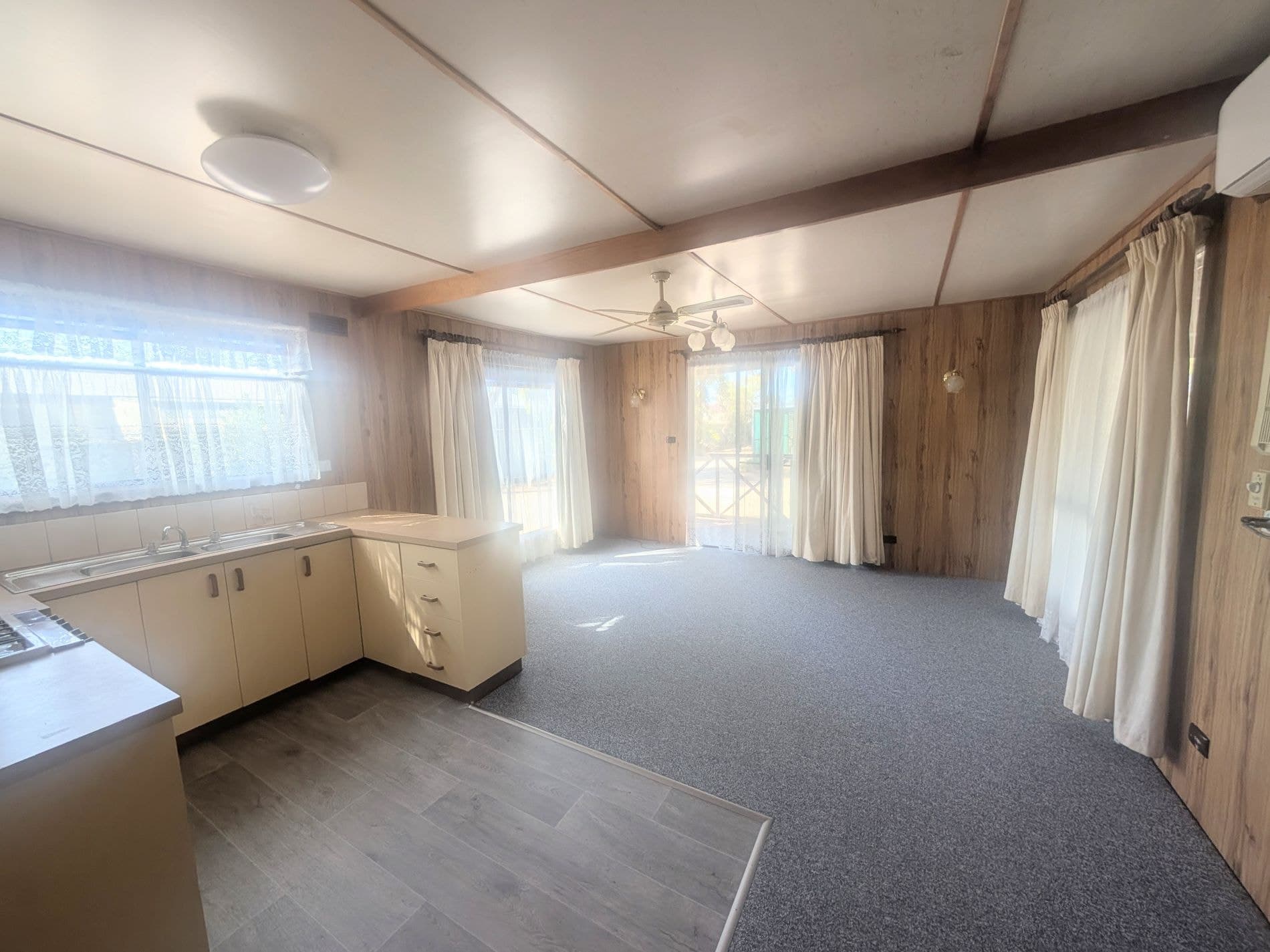 Cabin 1A / 65 Murray Street, Tocumwal, Tocumwal - Thumbnail 2