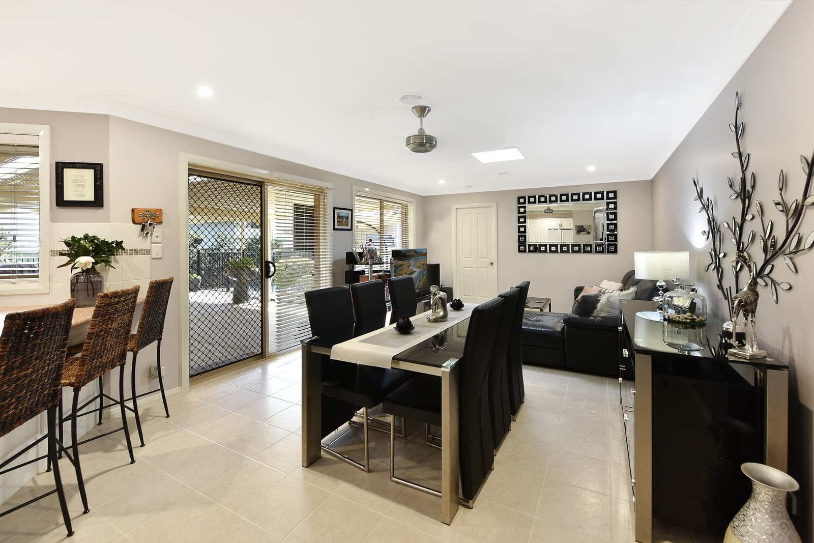 13 Finlay Avenue, Littleton, Littleton - Thumbnail 2