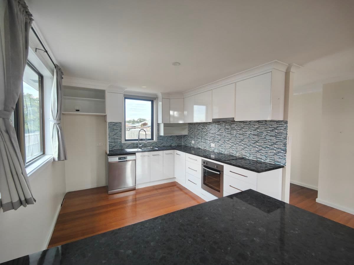 60  Arthur Street , Somerset, Somerset - Thumbnail 3