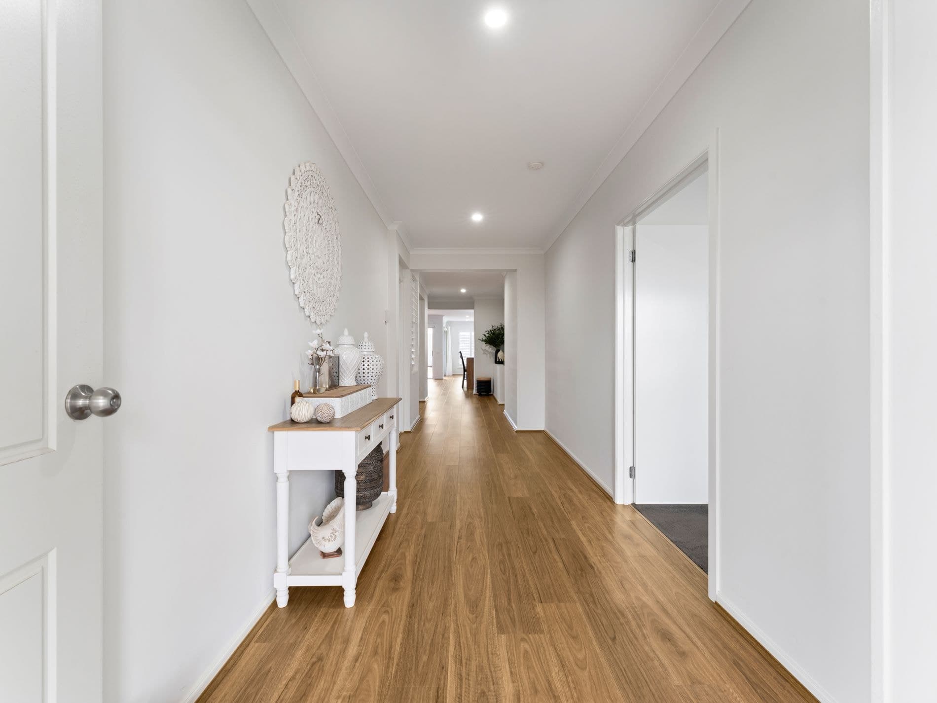 41 Yeungroon Boulevard, Clyde North, Clyde North - Thumbnail 2