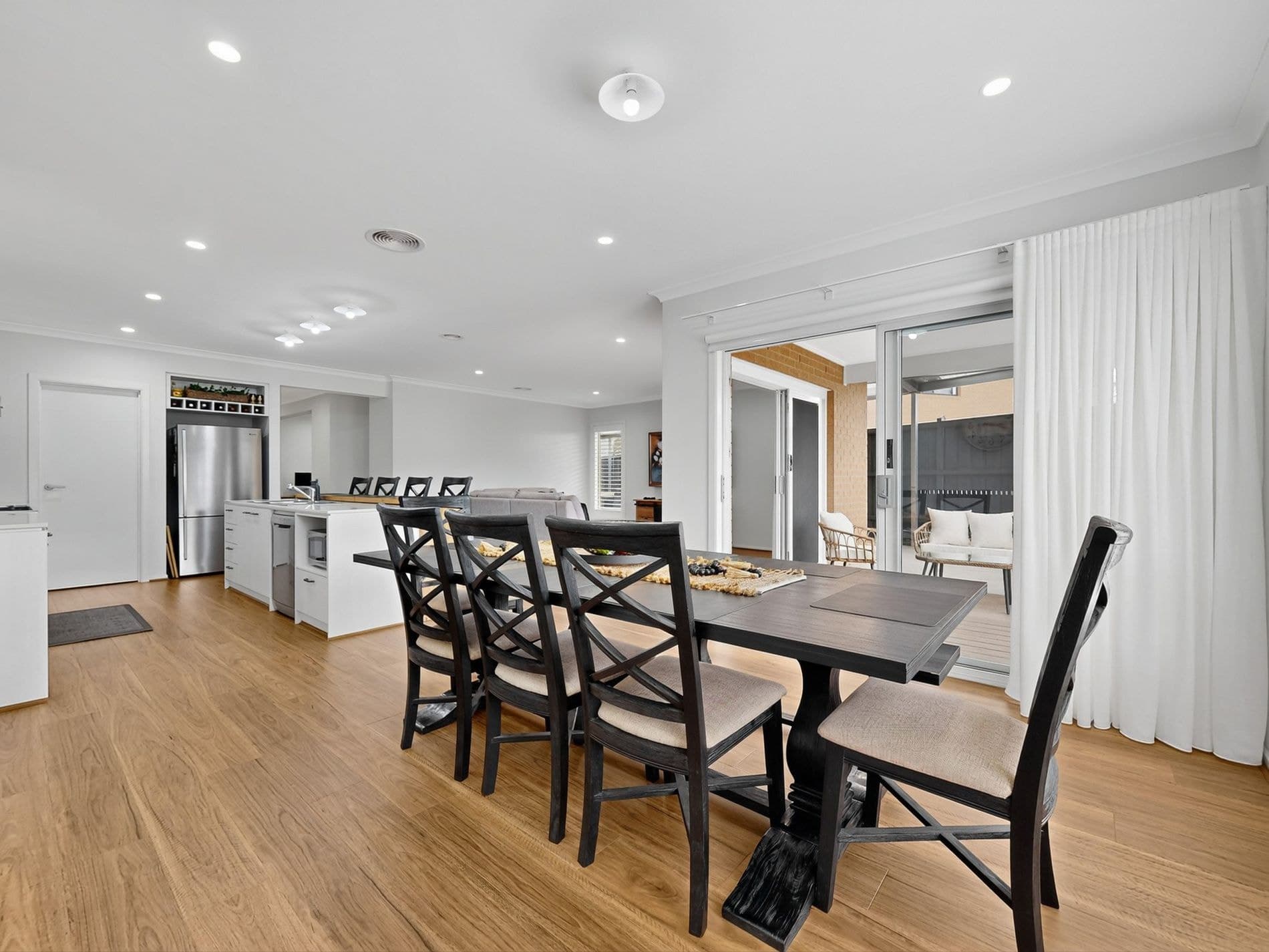 41 Yeungroon Boulevard, Clyde North, Clyde North - Thumbnail 6