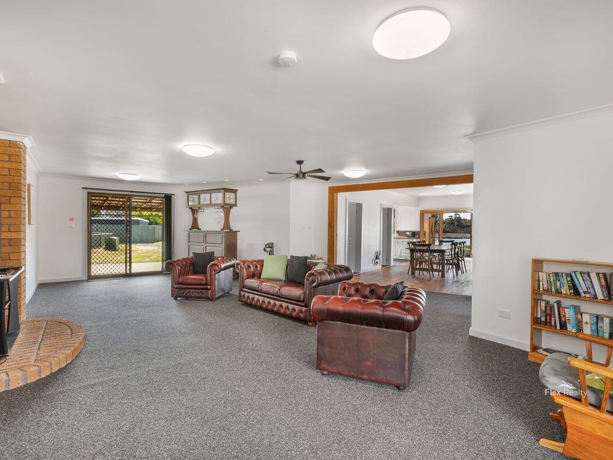 33 Pebbly Road, Hellyer, Hellyer - Thumbnail 3