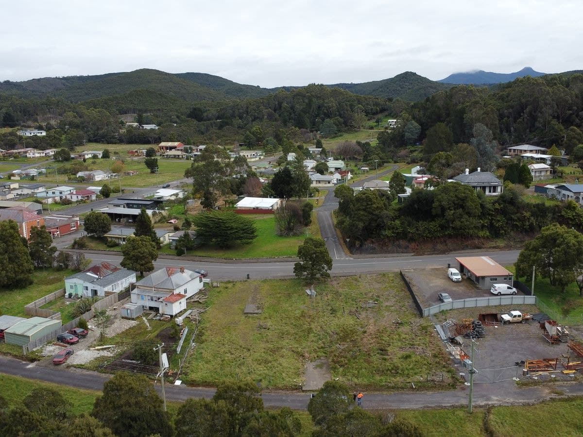 92 Main Street, Zeehan, Zeehan - Thumbnail 2
