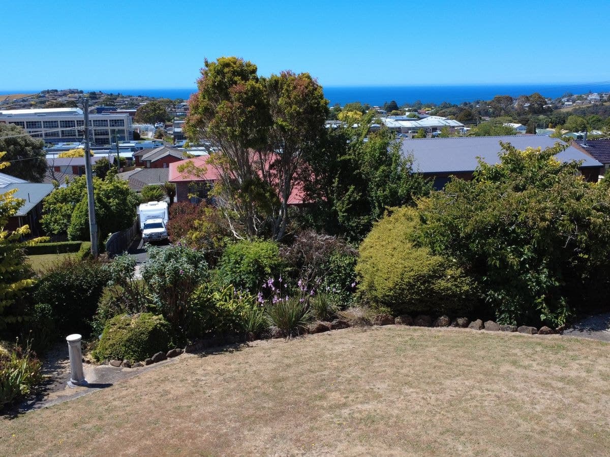8 Taroona Avenue, Shorewell Park, Shorewell Park - Thumbnail 2