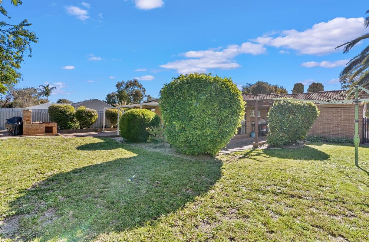 12 Bluejay Gardens, Ballajura WA, Ballajura - Thumbnail 5
