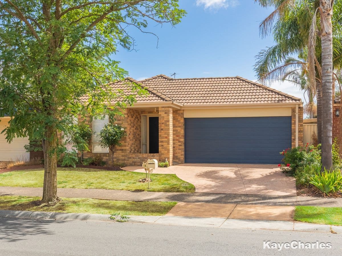 14 Latrobe Avenue, PAKENHAM VIC, Pakenham - Image 1