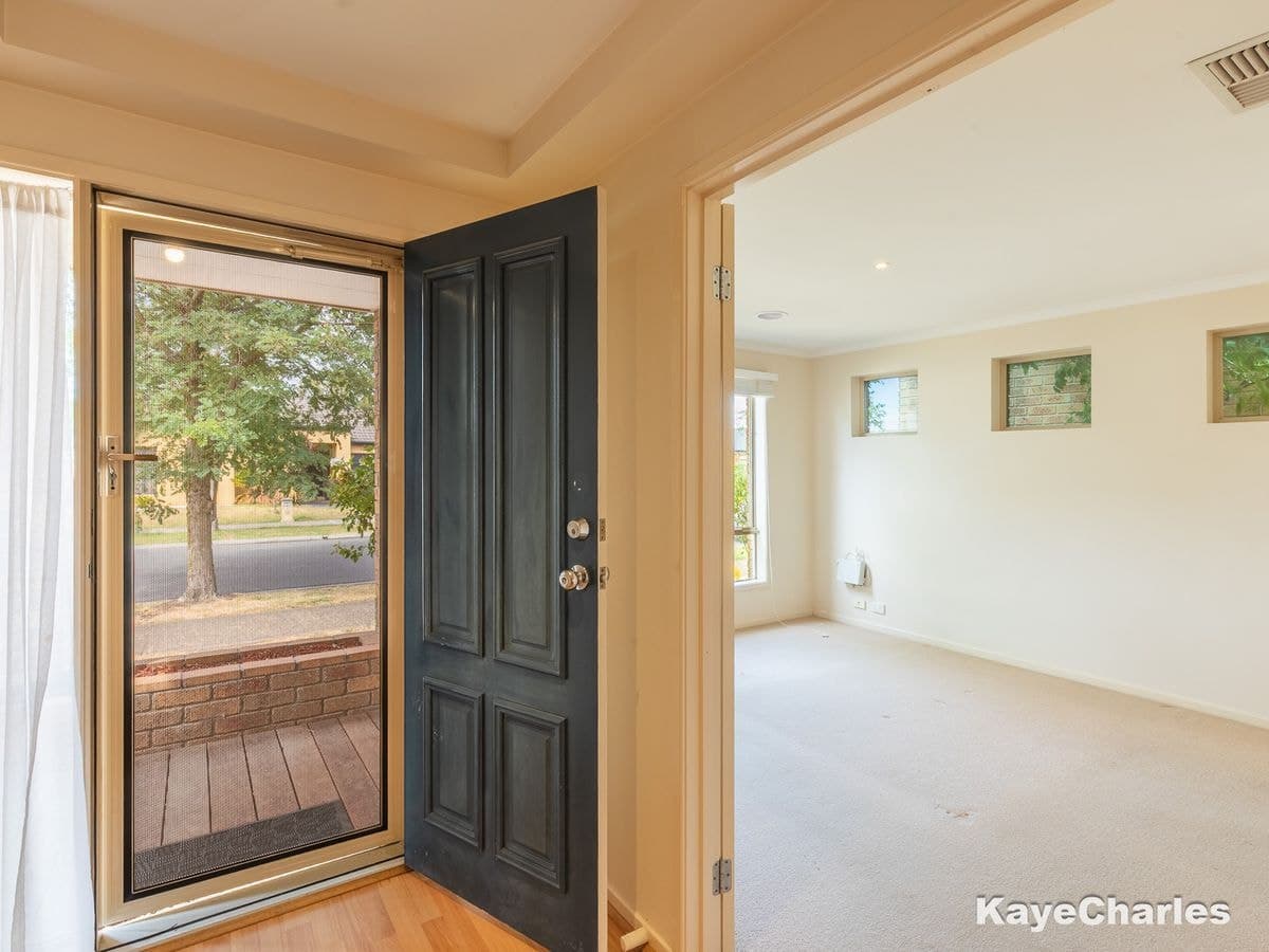 14 Latrobe Avenue, PAKENHAM VIC, Pakenham - Thumbnail 2