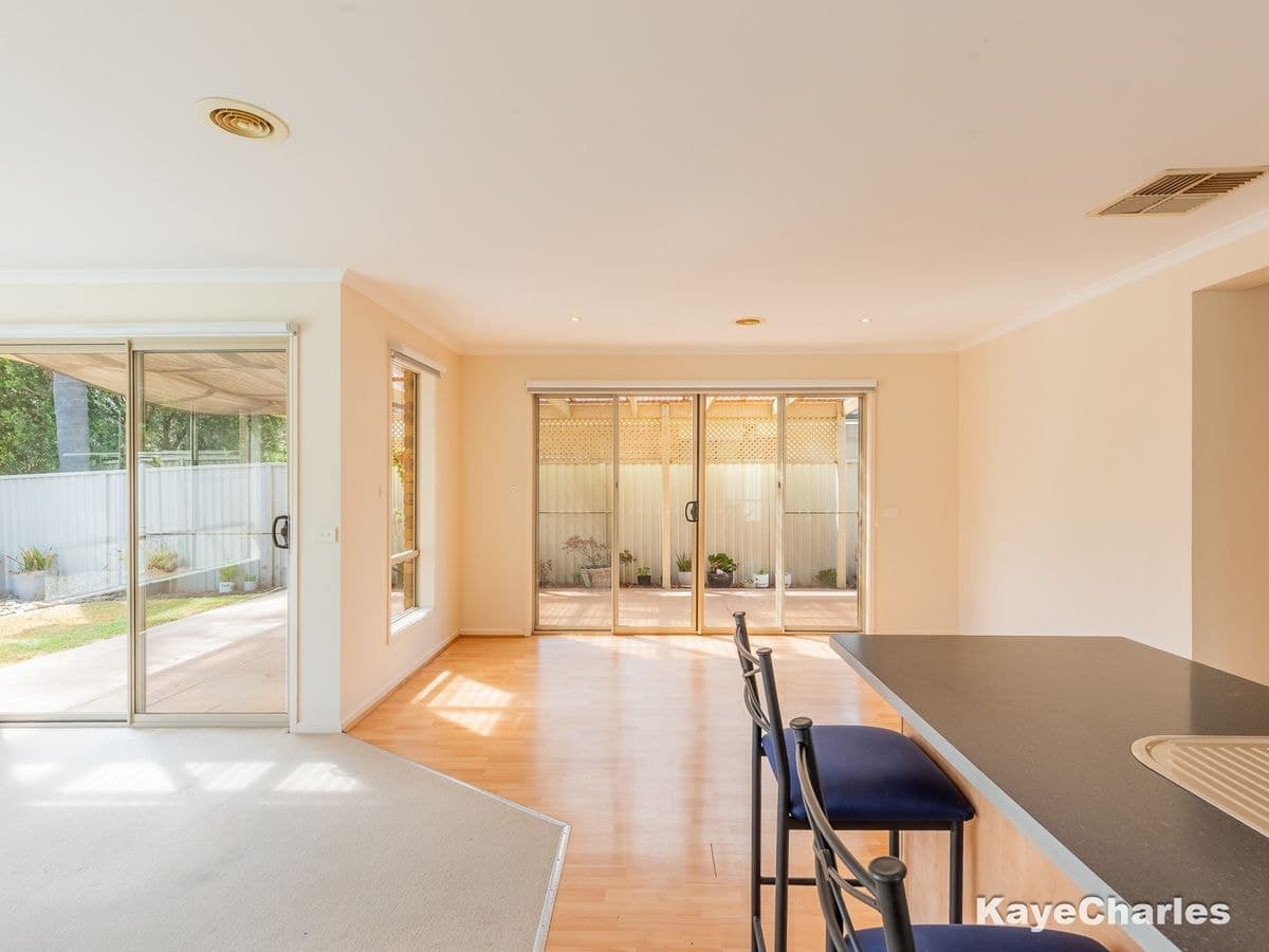 14 Latrobe Avenue, PAKENHAM VIC, Pakenham - Thumbnail 7