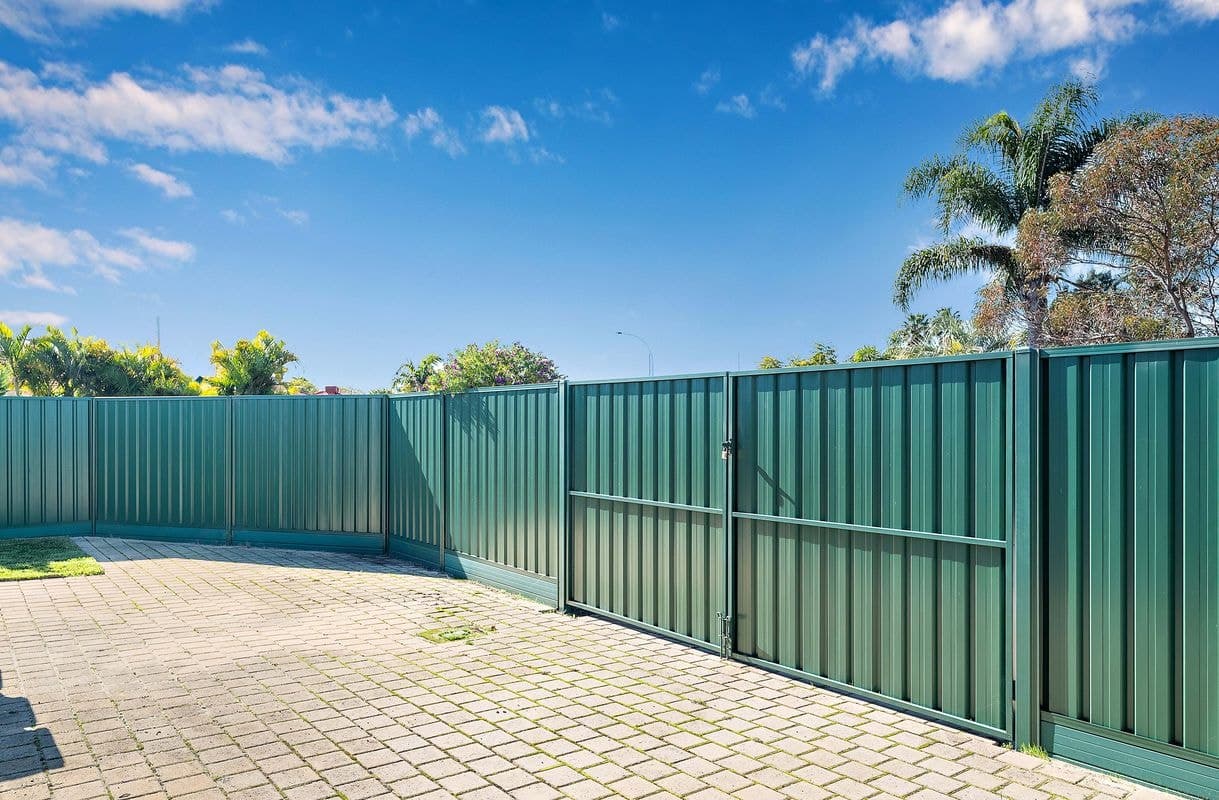 1 Durrow Close, Ballajura WA, Ballajura - Thumbnail 3