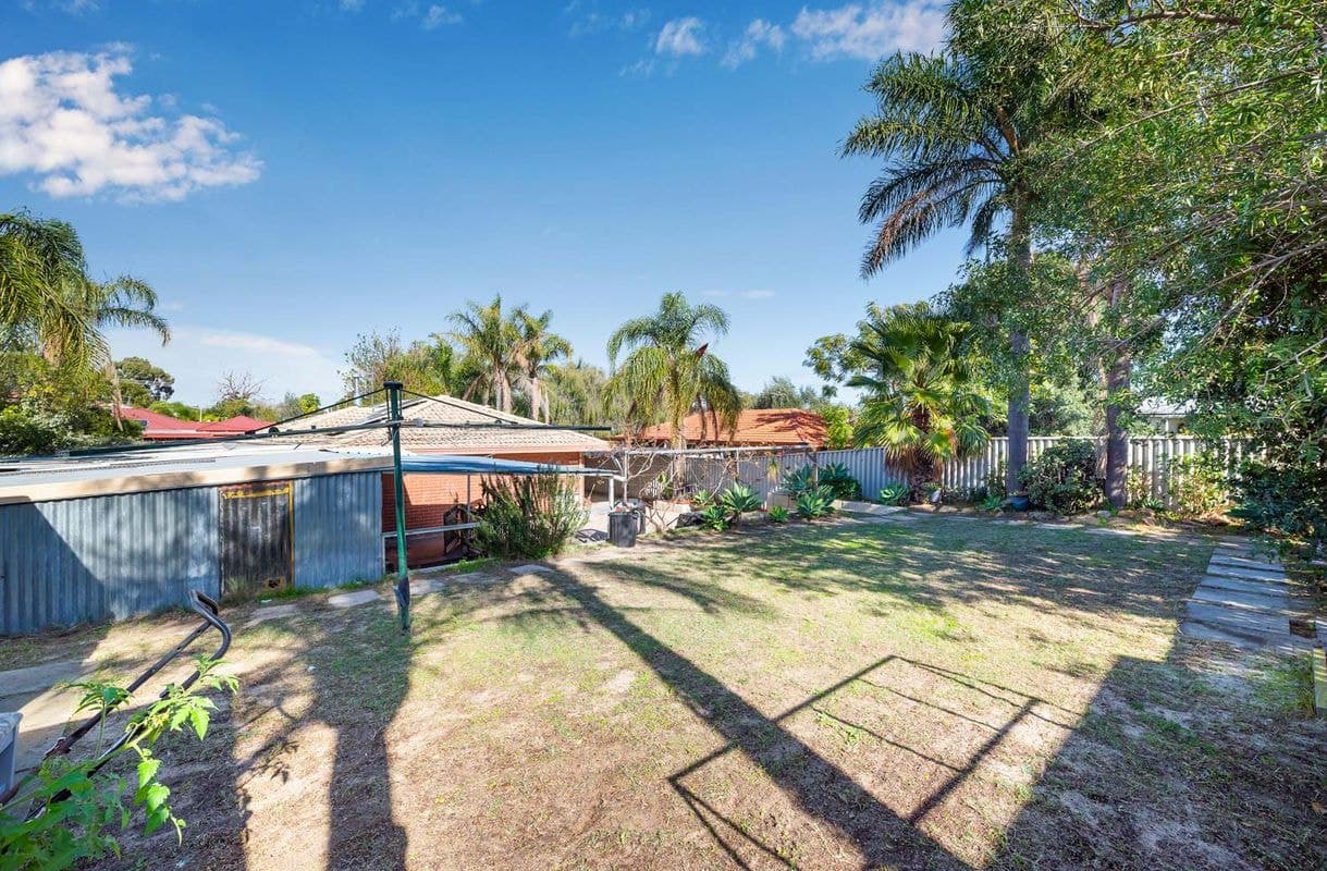39 Amberton Avenue, Girrawheen WA, Girrawheen - Thumbnail 4