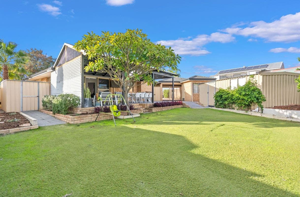 39 Rawlinna Heights, Ballajura WA, Ballajura - Image 1