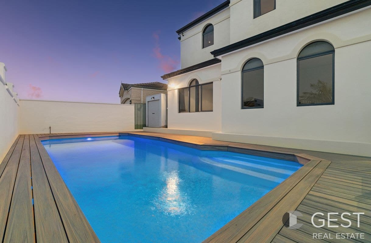 9 Stonewall Circuit, Landsdale WA, Landsdale - Image 1