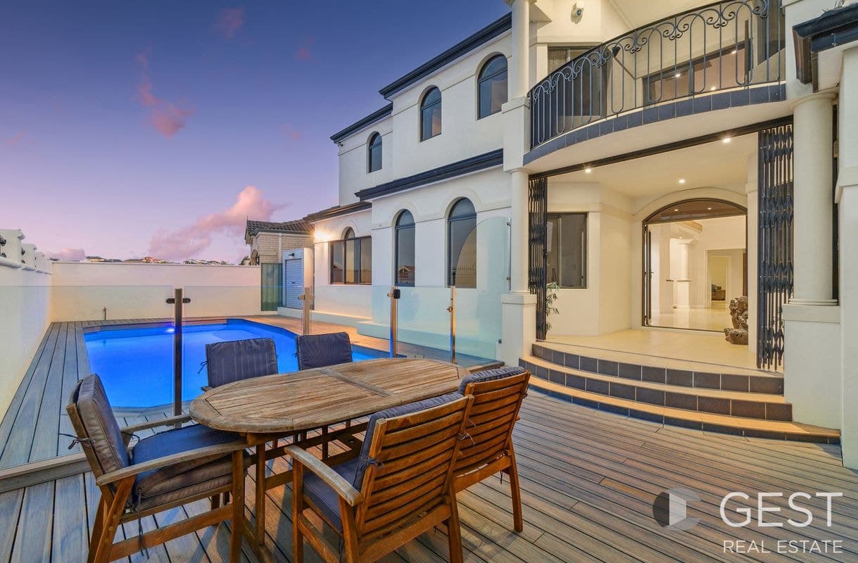 9 Stonewall Circuit, Landsdale WA, Landsdale - Thumbnail 2
