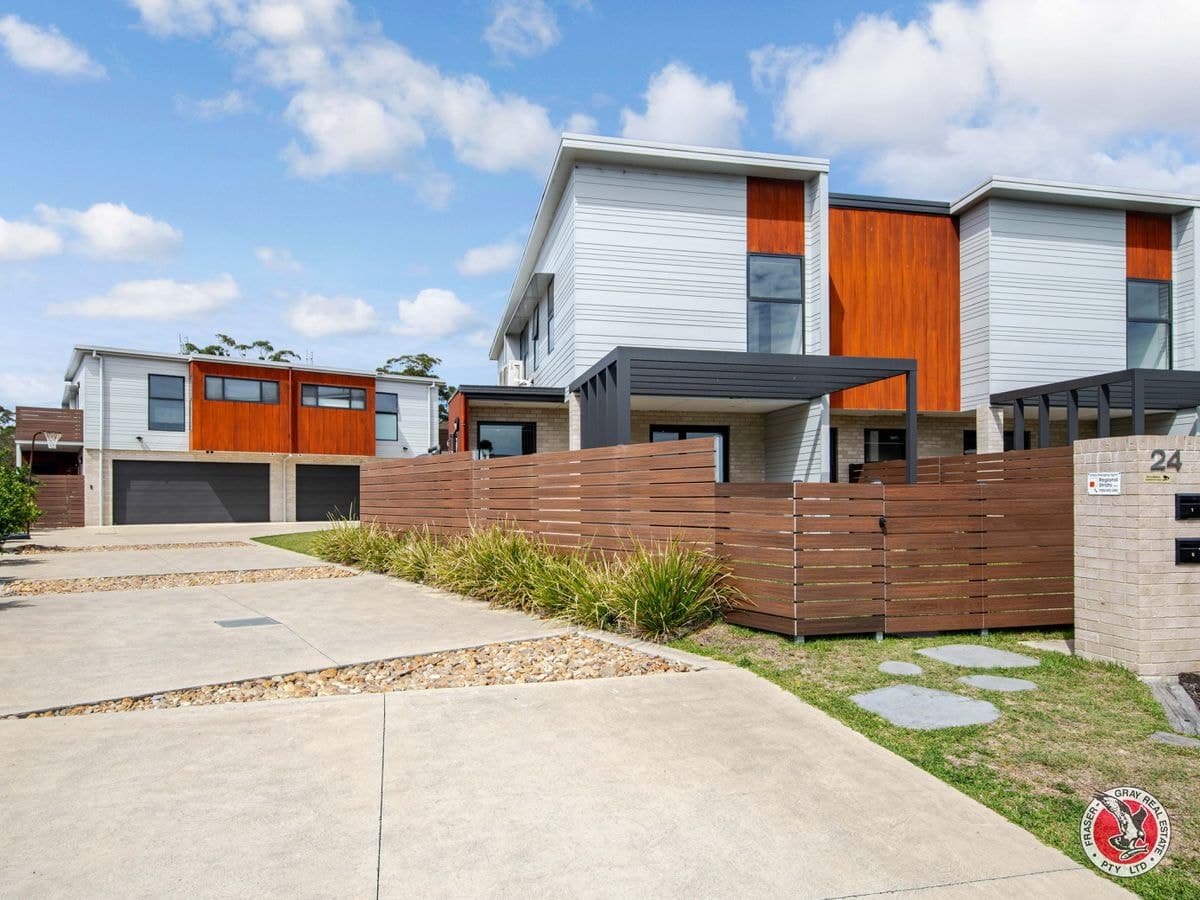 6 / 24 Hedley Way, Broulee, Broulee - Image 1