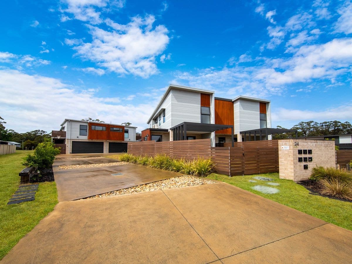 3 / 24 Hedley Way, Broulee, Broulee - Image 1