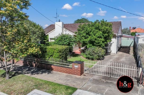 18 Lake Road, Kyabram, Kyabram - Image 1