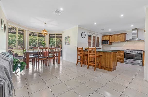 16 Kashelmara Drive, Kyabram, Kyabram - Thumbnail 8