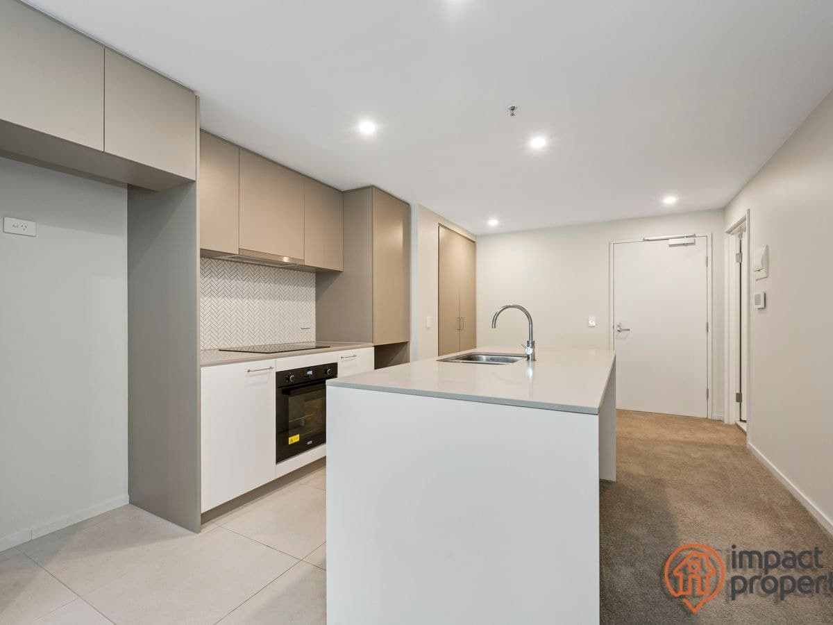 G11 / 38 Oakden Street, Greenway, Greenway - Thumbnail 2