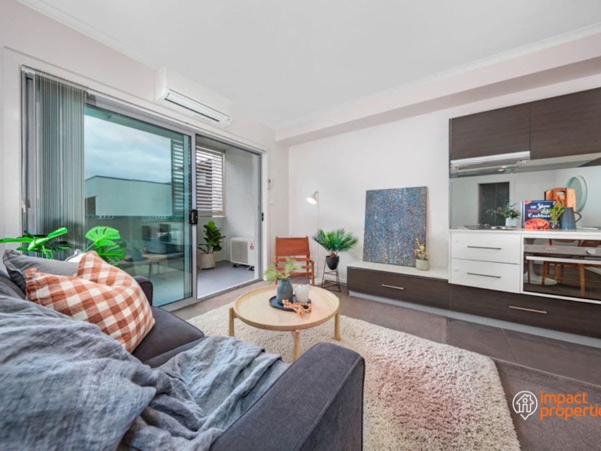 52 / 58 Cowlishaw St , Greenway, Greenway - Thumbnail 3