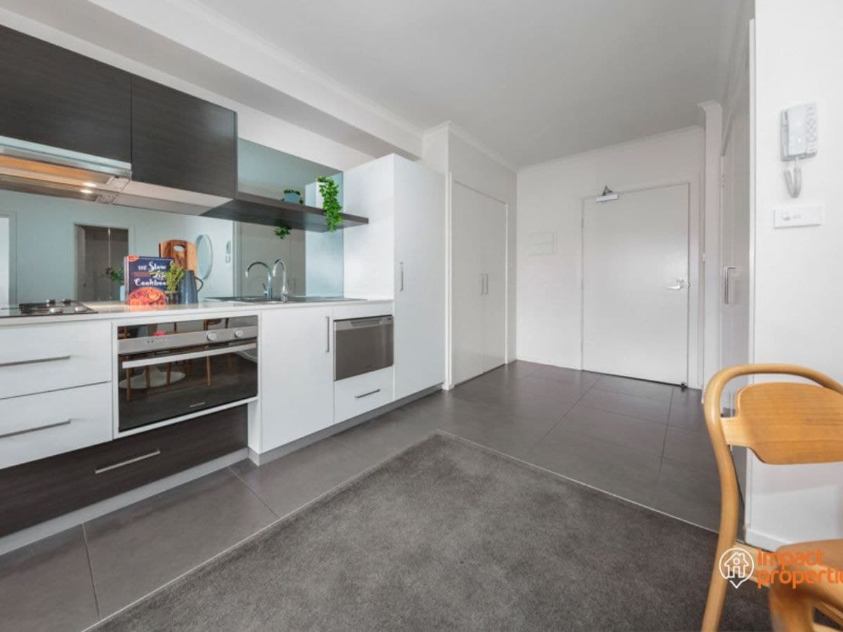 52 / 58 Cowlishaw St , Greenway, Greenway - Thumbnail 4