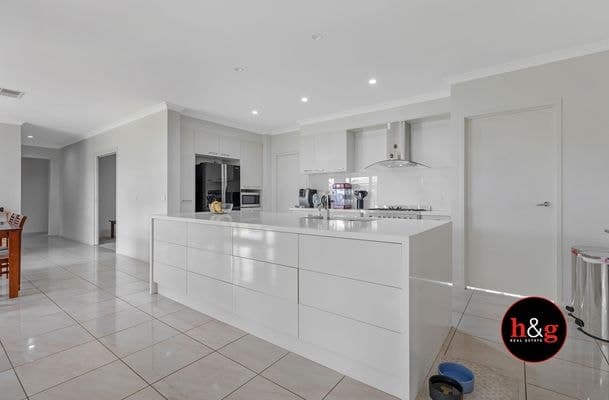 21 Kangaroo Way, Kyabram, Kyabram - Thumbnail 2
