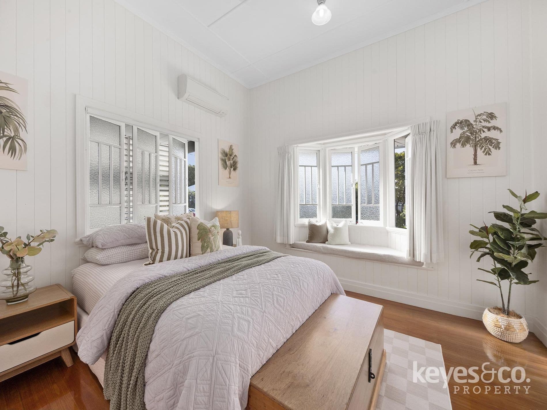 Charming Renovated Queenslander on a Corner Block!, 106 Tenth Avenue - Thumbnail 5