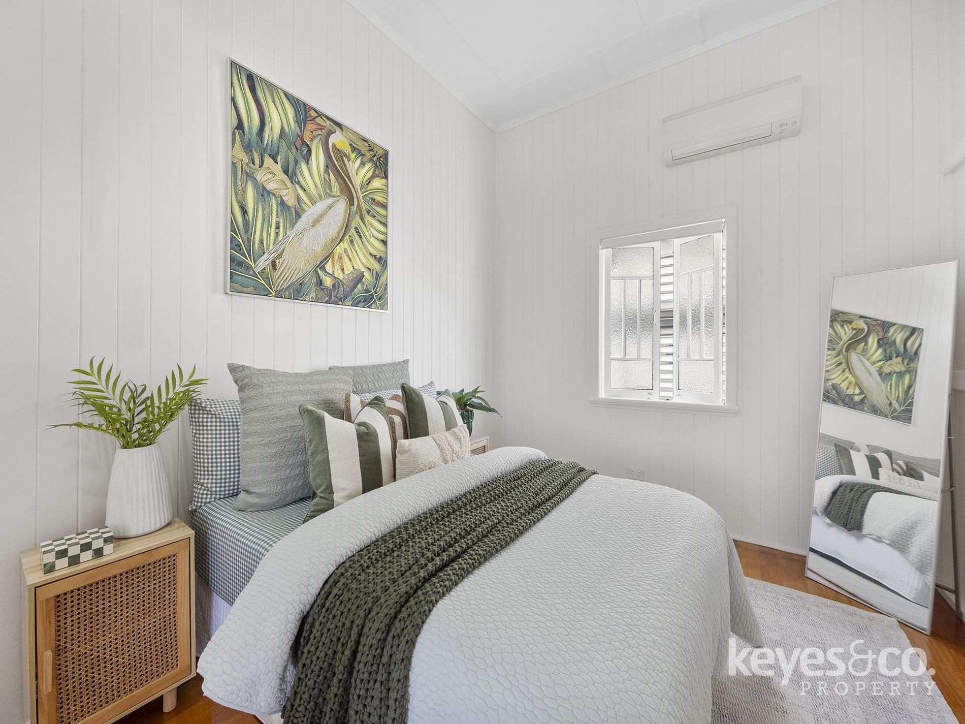 Charming Renovated Queenslander on a Corner Block!, 106 Tenth Avenue - Thumbnail 6