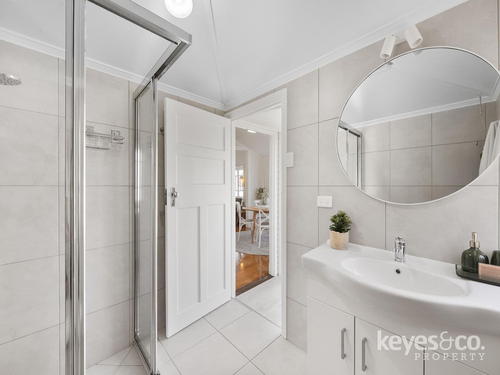 Charming Renovated Queenslander on a Corner Block!, 106 Tenth Avenue - Thumbnail 7