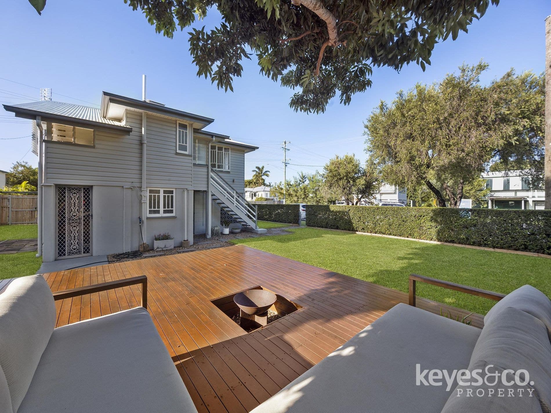 Charming Renovated Queenslander on a Corner Block!, 106 Tenth Avenue - Thumbnail 8